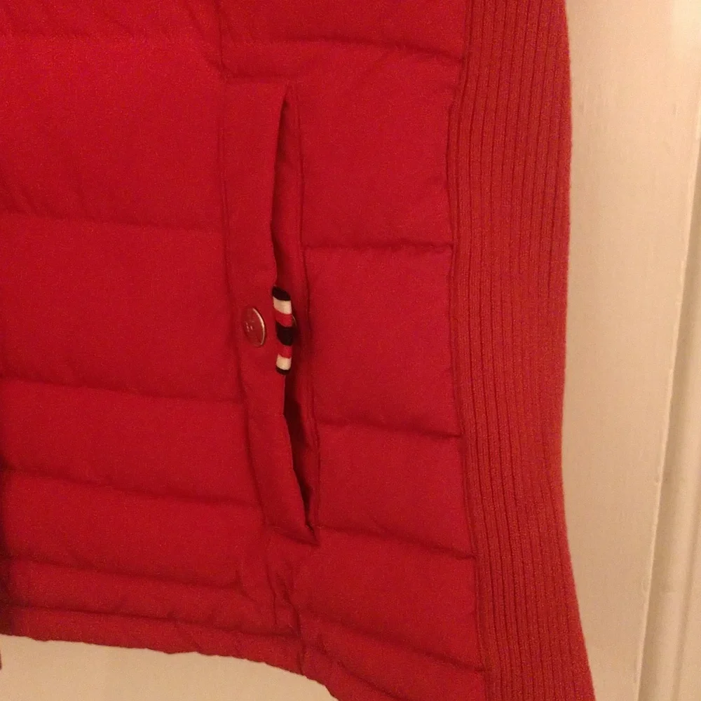 Tommy Hilfiger Puffer vest size XL - Picture 2 of 11
